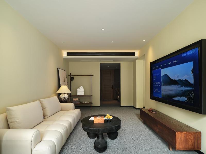 Zhangjiajie ZEN Retreat-FairyLand & Free one way pick up serviceFree Shuttle to East Gate of Forest ParkSecret Hiking RouteRiver TracingMini Forest ParkAffordable LuxuryToursim Service 莫问禅意 - image 50