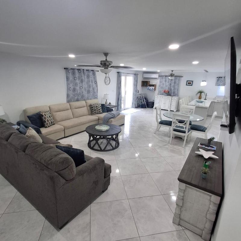 Caribbean Breeze- 4 Bedroom- 4 ensuite bathrooms - image 10