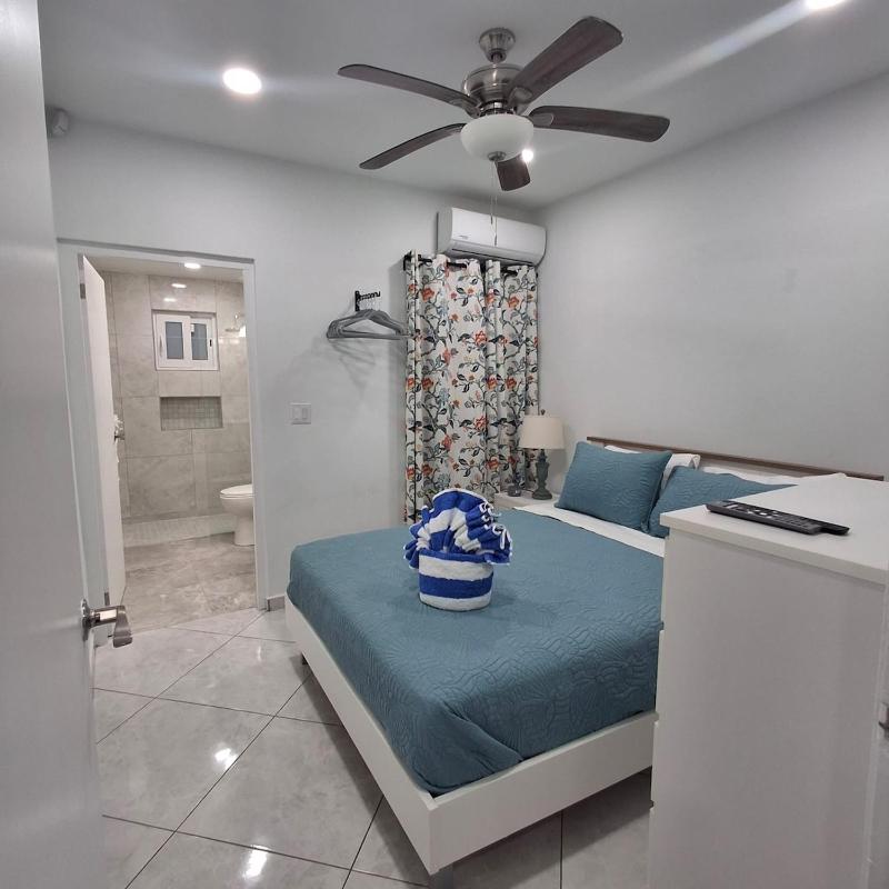 Caribbean Breeze- 4 Bedroom- 4 ensuite bathrooms - image 3