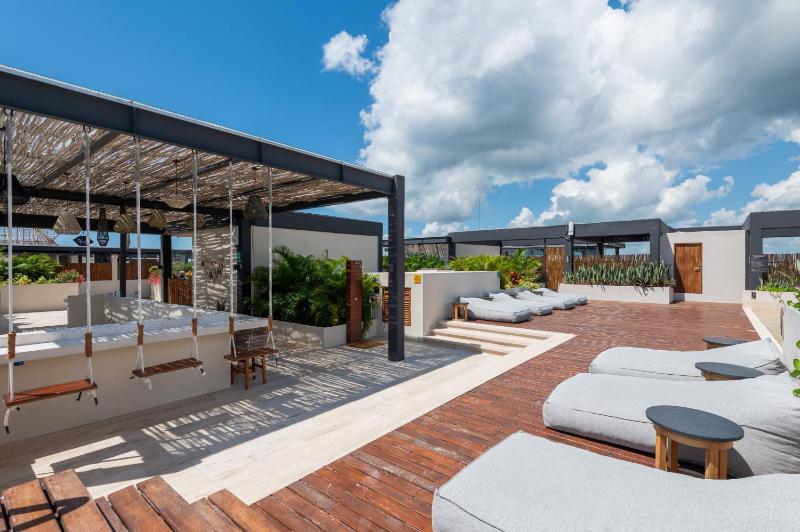 Modern Retreat with Private Garden and Jacuzzi - image 29