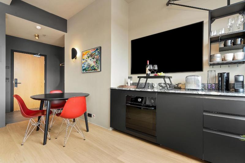 Arctic Comfort Hotel - image 7