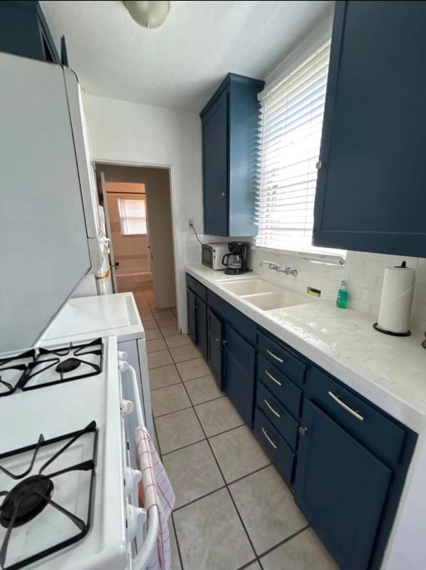 Sweet n Cozy Cottage near Little Italy & Gaslamp - image 11