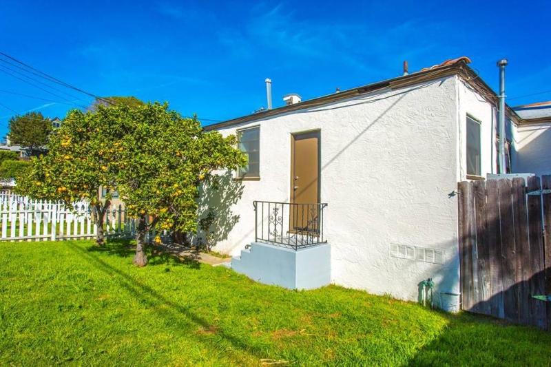Sweet n Cozy Cottage near Little Italy & Gaslamp - image 10