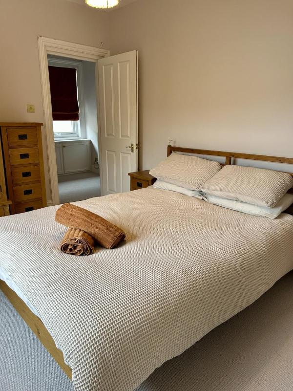 Snug by the Shore in Southsea - image 3