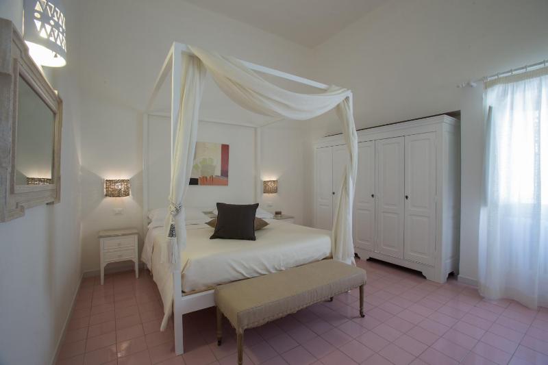Deluxe Double Room image 2