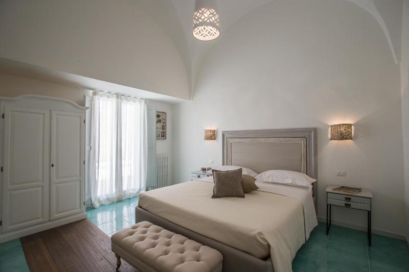 Standard Double Room image 4