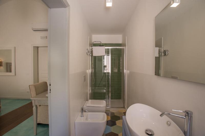 Standard Double Room image 3