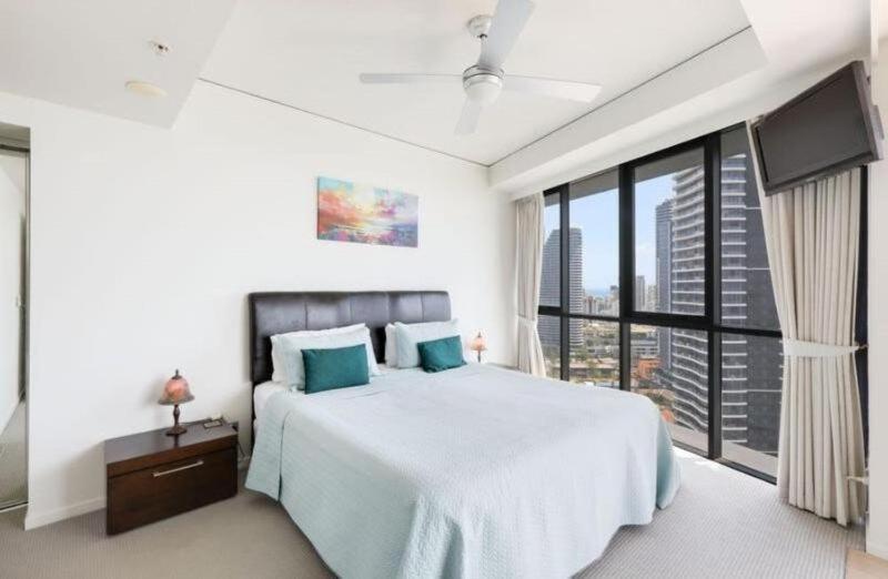 Sierra Broadbeach Apartments - Hosted by Coastal Letting Co. - image 9