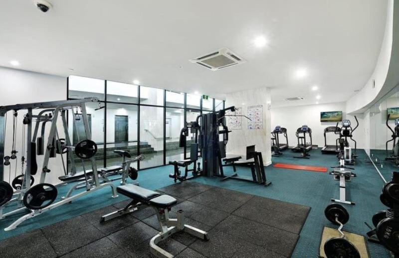 Sierra Broadbeach Apartments - Hosted by Coastal Letting Co. - image 2