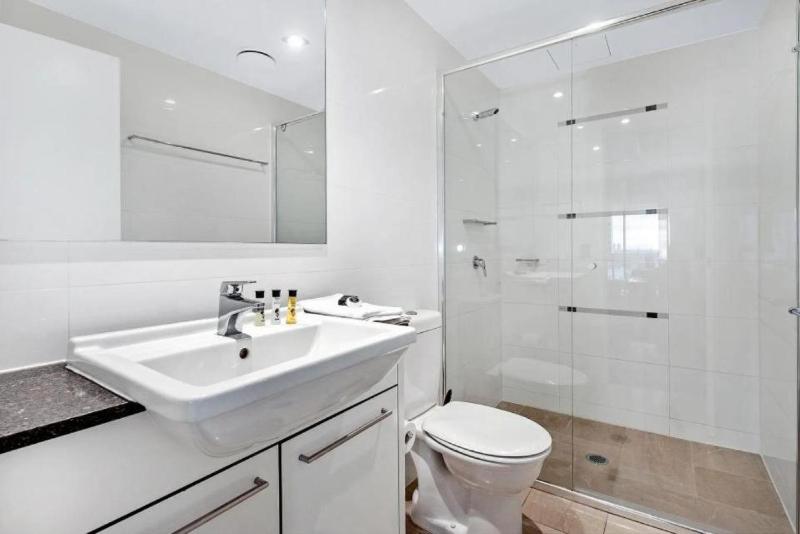 Sierra Broadbeach Apartments - Hosted by Coastal Letting Co. - image 15