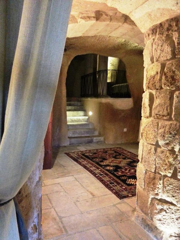 King Cave Suite image 2