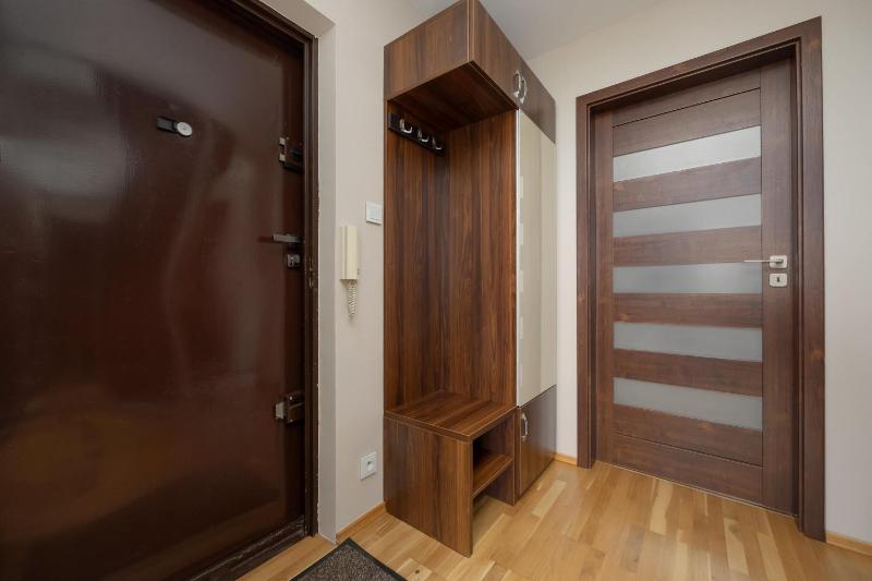 Comfortable Apartment with Air Conditioning and Balcony in the Capital by Noclegi Renters - image 8