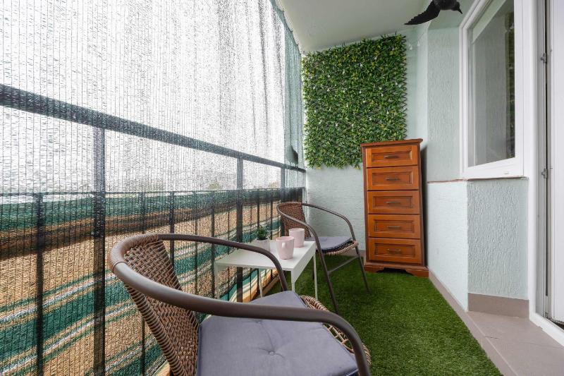 Comfortable Apartment with Air Conditioning and Balcony in the Capital by Noclegi Renters - image 10