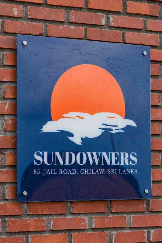 Sundowners - image 12