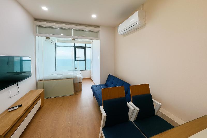 Sunrise Sea View Apartment - image 8