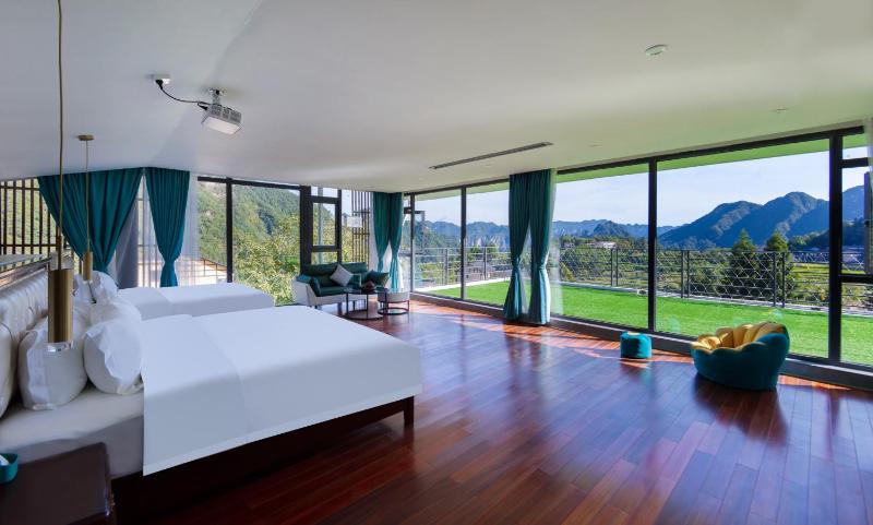 Zhangjiajie Cloudscape Lodge-English Services-Near the Ticket Gate - image 47