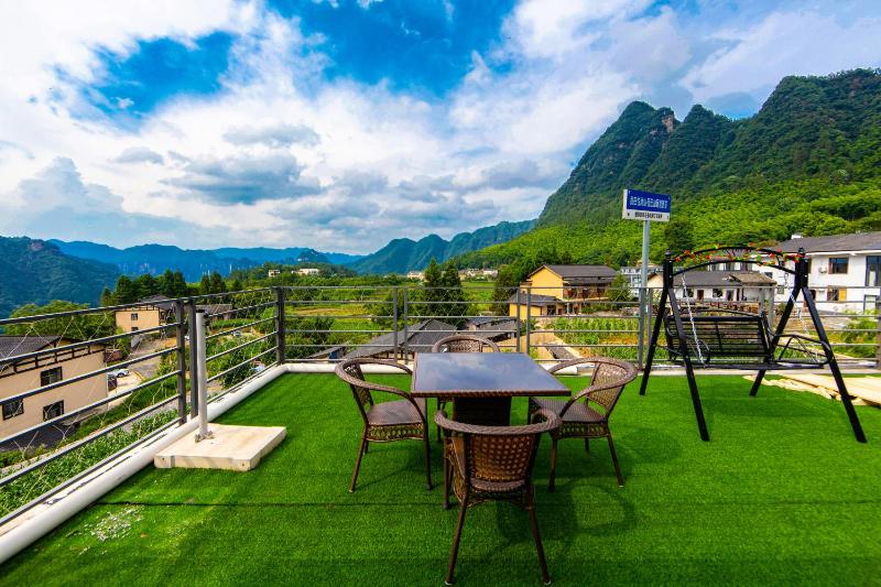Zhangjiajie Cloudscape Lodge-English Services-Near the Ticket Gate - image 12