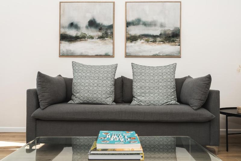 Affordable Comfort in Sea Point Retreat - image 3