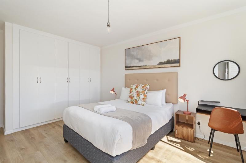 Affordable Comfort in Sea Point Retreat - image 10
