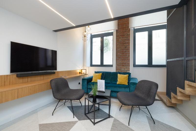 Fesh Lofts 10min to city center AC & Kitchen - image 13