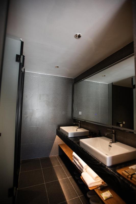 Liu Ruju Song's Courtyard - image 18