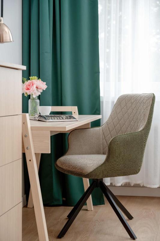 Azure Apartment Teatralna with Air Conditioning in Wrocław by Noclegi Renters - image 27