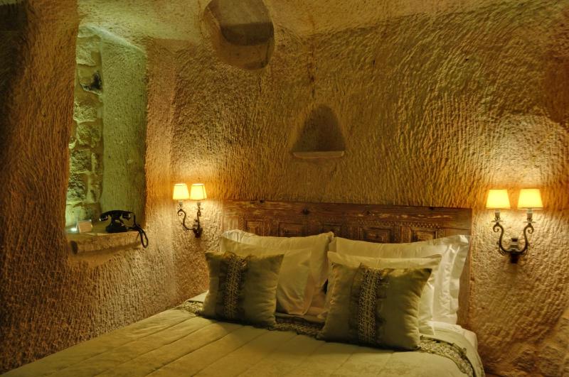 King Cave Suite image 4