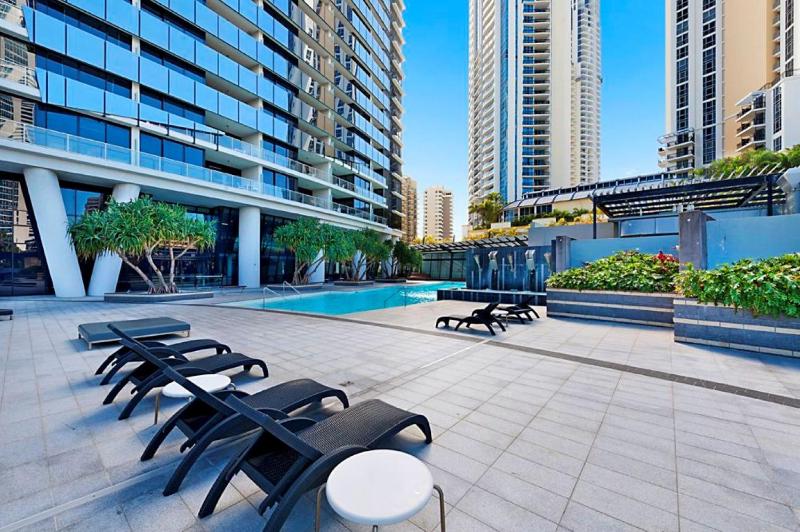 Sub-Penthouse Dream in Circle on Cavill - image 16