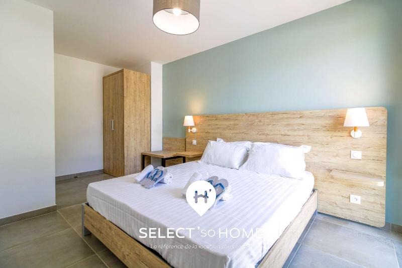 SELECT'soHOME - Appartement à deux pas de la plage de La Favière et de ses commences avec parking privé pour 6 personnes ! - ILOA-C11 - image 2