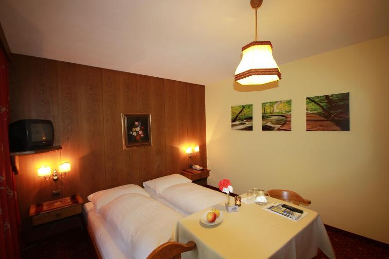 Double Room with Balcony image 4