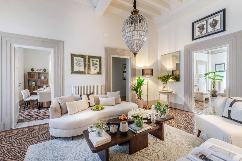 The Frescoed Tale 3 Bedrooms Apartment - image 27