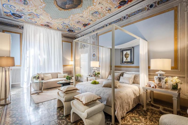 The Frescoed Tale 3 Bedrooms Apartment - image 1