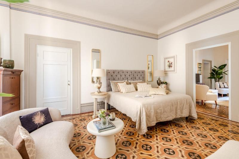 The Frescoed Tale 3 Bedrooms Apartment - image 45