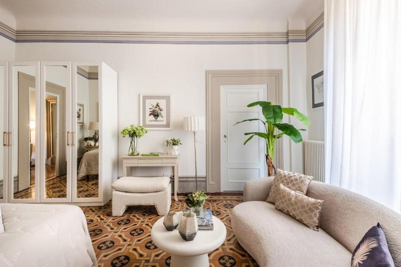 The Frescoed Tale 3 Bedrooms Apartment - image 46