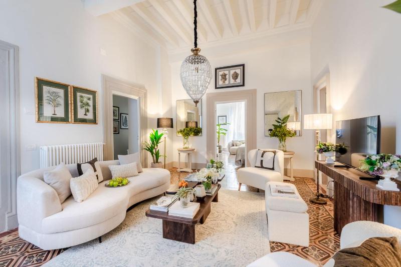 The Frescoed Tale 3 Bedrooms Apartment - image 31