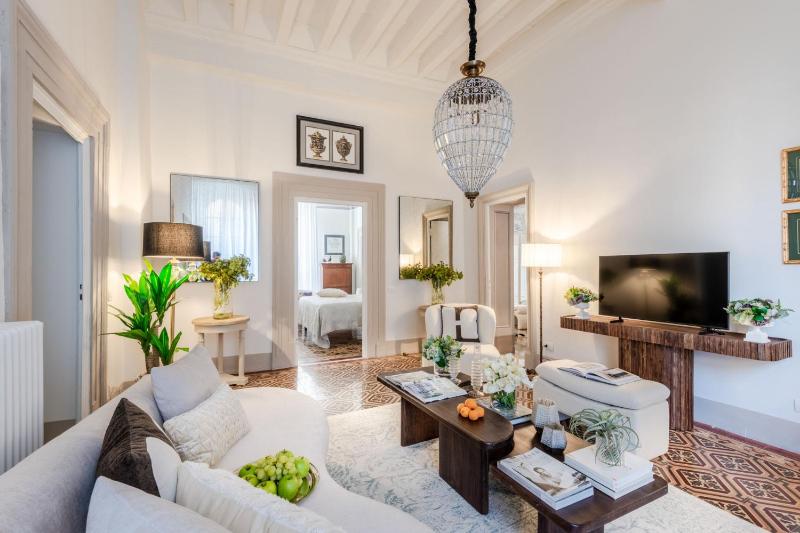 The Frescoed Tale 3 Bedrooms Apartment - image 11
