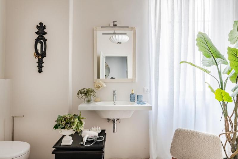 The Frescoed Tale 3 Bedrooms Apartment - image 15