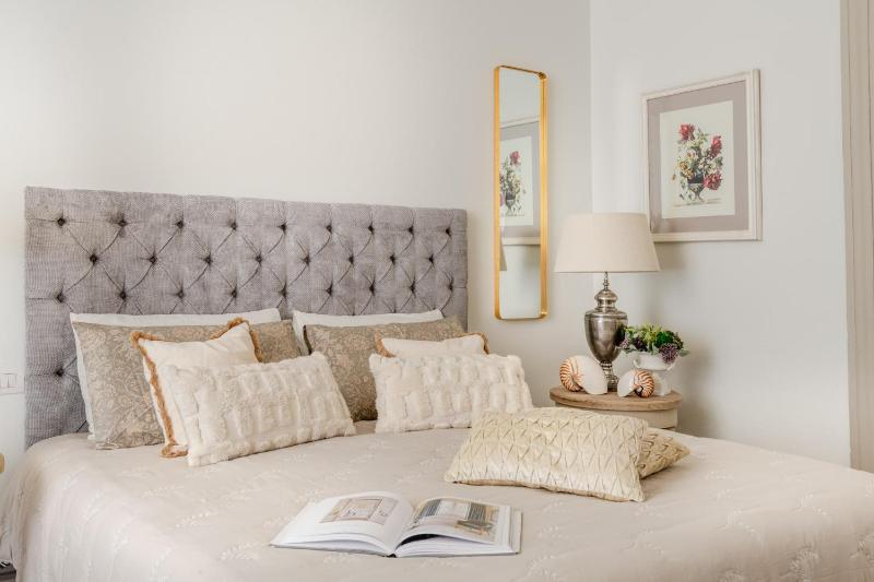 The Frescoed Tale 3 Bedrooms Apartment - image 49