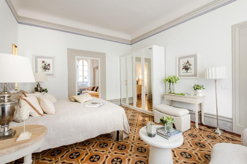 The Frescoed Tale 3 Bedrooms Apartment - image 43