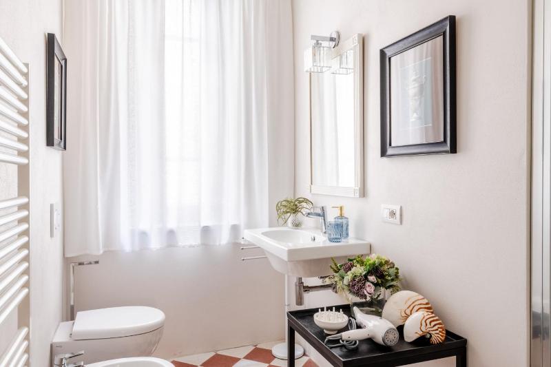 The Frescoed Tale 3 Bedrooms Apartment - image 50