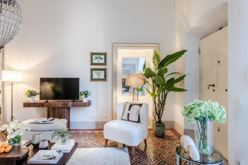 The Frescoed Tale 3 Bedrooms Apartment - image 48