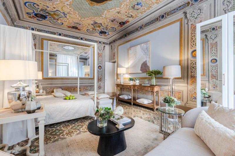 The Frescoed Tale 3 Bedrooms Apartment - image 37