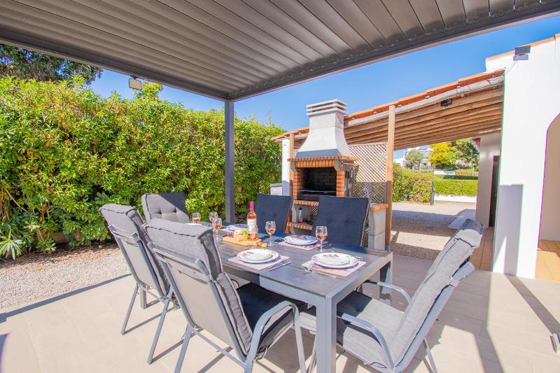 Casa Thea family villa with private heated swimm - image 18