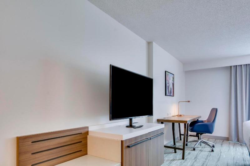 Hilton Garden Inn Louisville Airport - image 10
