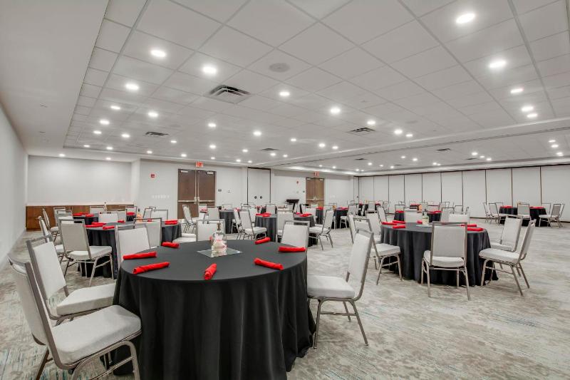 Hilton Garden Inn Louisville Airport - image 37