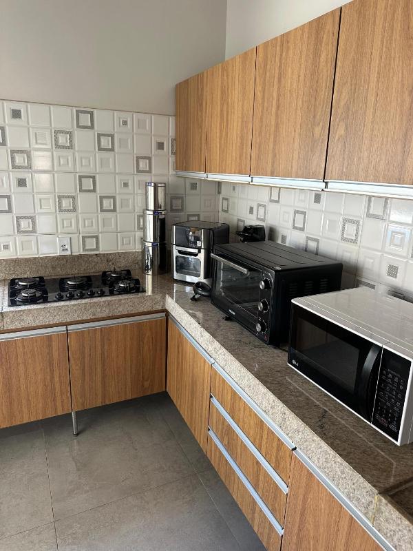 EXCELENTE E AMPLA CASA A 500 METROS DA PRAIA ( BARRACA AXÉ MOI ) - image 8