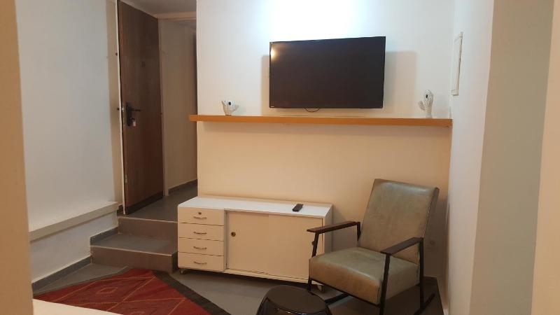 English Basement Apartment image 2