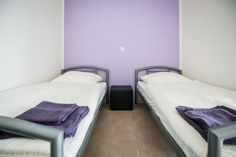 Twin Room image 3