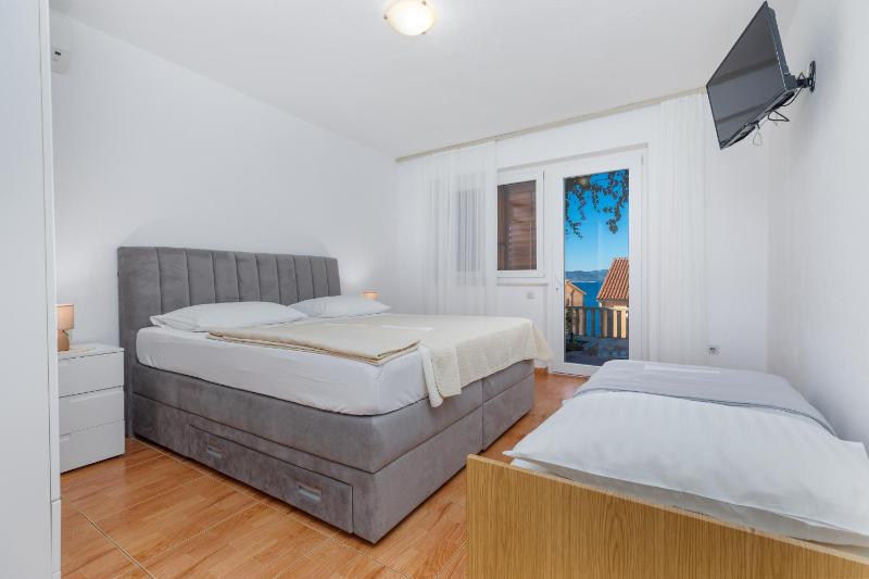 Apartments and rooms by the sea Brela Makarska - 2752 - image 25