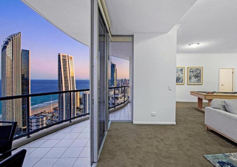 Level 45 Sub-Penthouse in Towers of Chevron - Hosted by Coastal Letting Co. - image 16